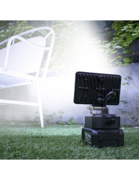 LAMPARA DE TRABAJO FERRESTOCK 30W S-BAT S-CARG