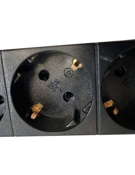REGLETA 8 TOMAS PG PARA RACK 19" INTERRUPTOR PROTE